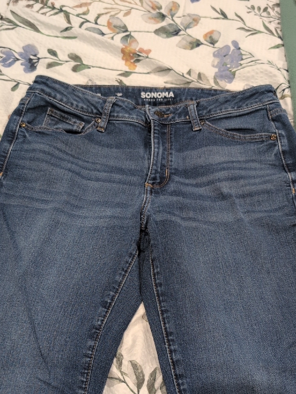 SONOMA Straight Leg Women’s Jeans in Medium Blue Wash